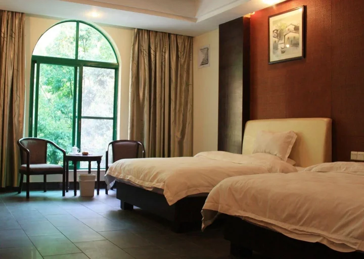 Цзиньюань: Guangdong 1st Hill Hotsrping Resort