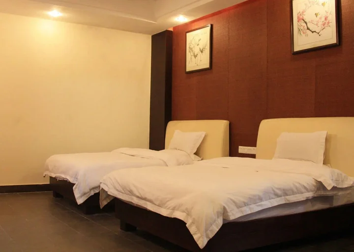 Цзиньюань: Guangdong 1st Hill Hotsrping Resort