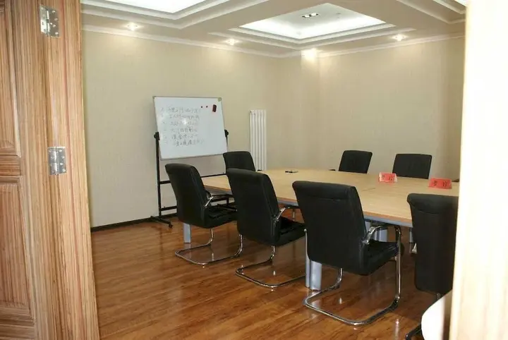 Чэндэ: Yiyi Hot Business Hotel