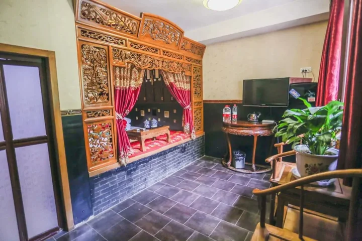 Цзиньчжун: Baichanghong Inn