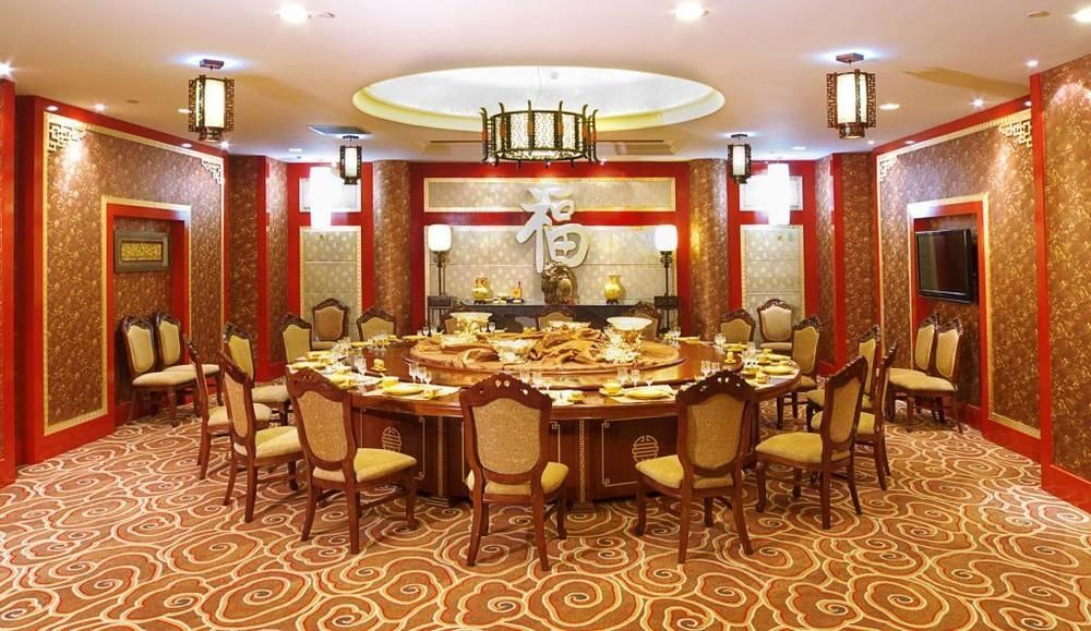 Инкоу: Lihua International Hotel