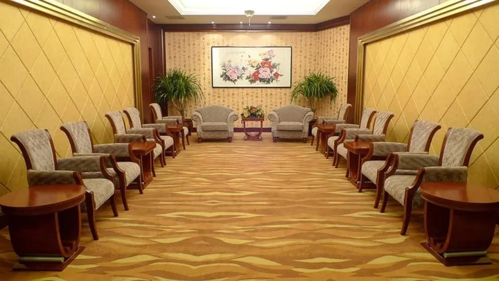 Инкоу: Lihua International Hotel
