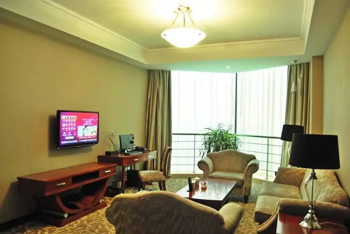 Инкоу: Lihua International Hotel