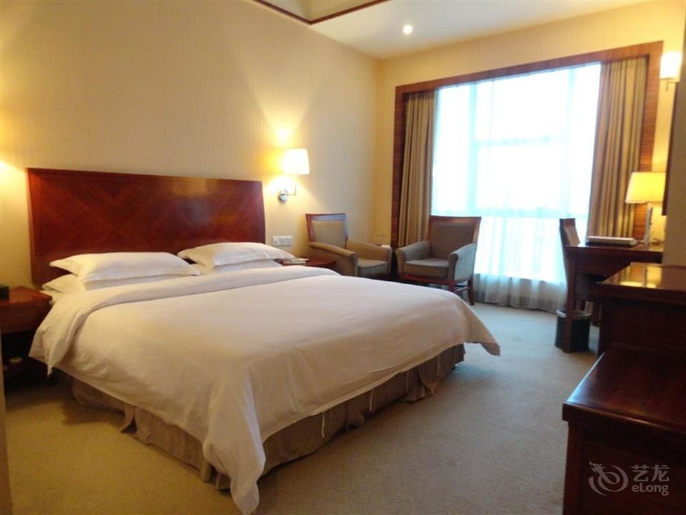 Шэньчжэнь: City Convenient Hotel Longhua Subway Station