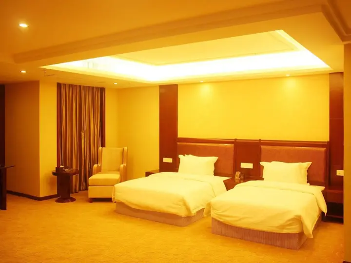 Чжаоцин: Xinlongcheng Hotel