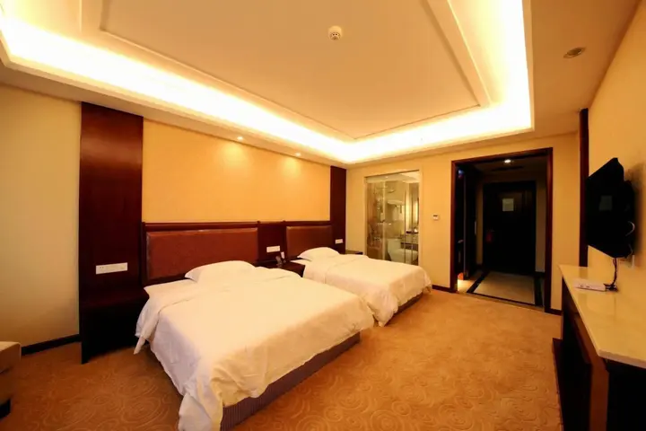 Чжаоцин: Xinlongcheng Hotel