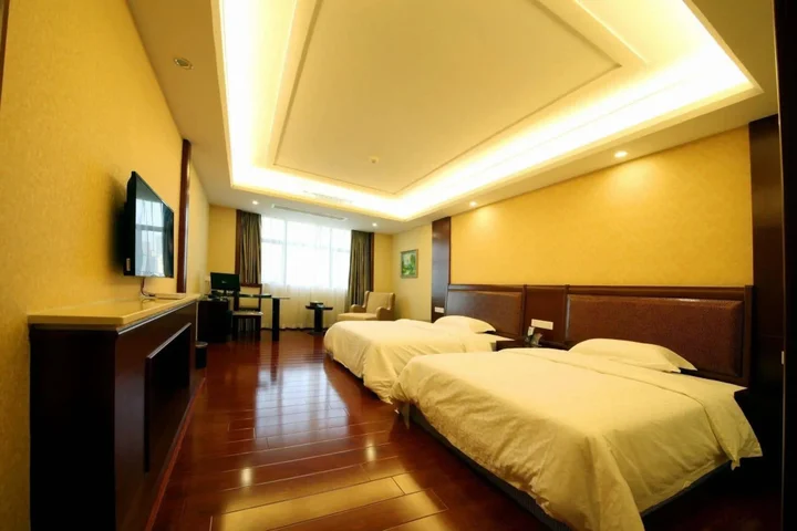 Чжаоцин: Xinlongcheng Hotel