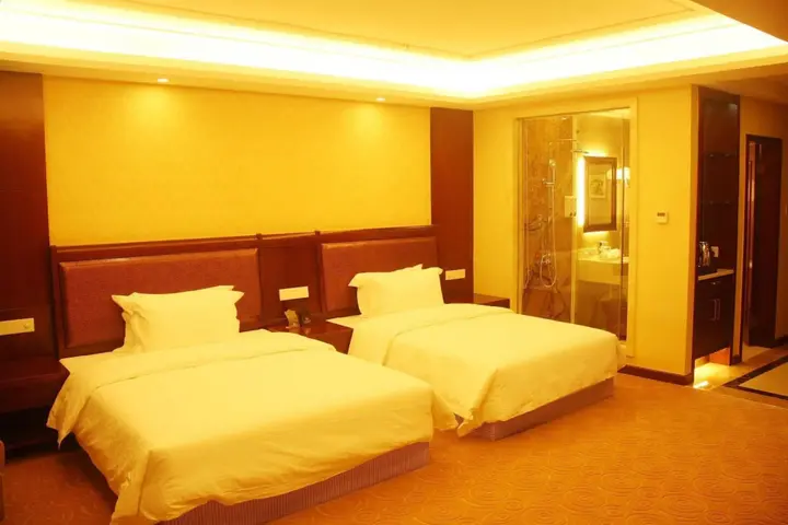 Чжаоцин: Xinlongcheng Hotel