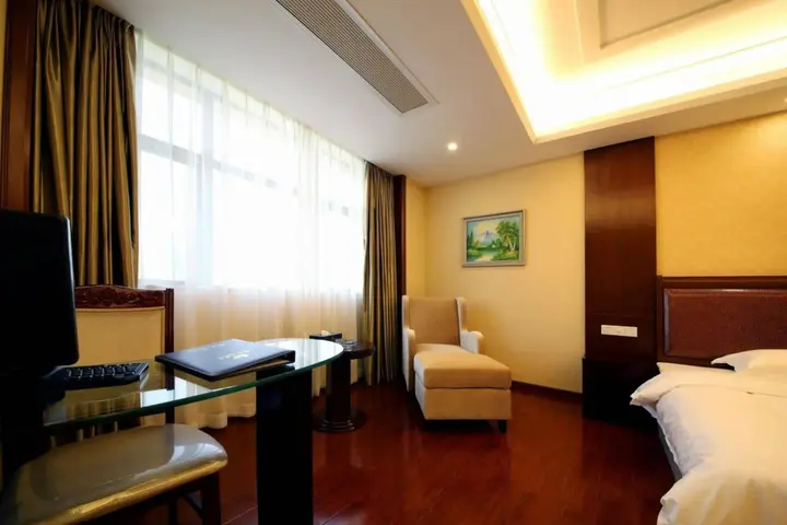 Чжаоцин: Xinlongcheng Hotel