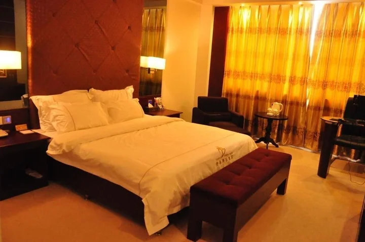 Фошань: V.crown Holiday Hotel