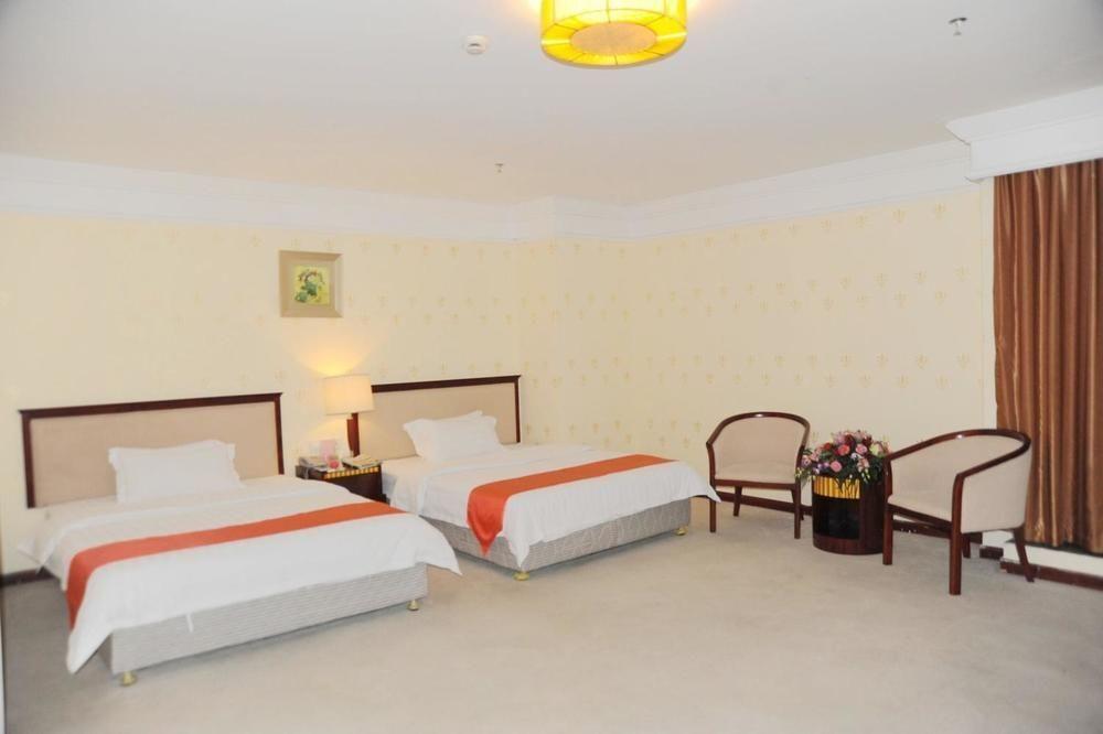 Шаогуань: Happiness Hotel