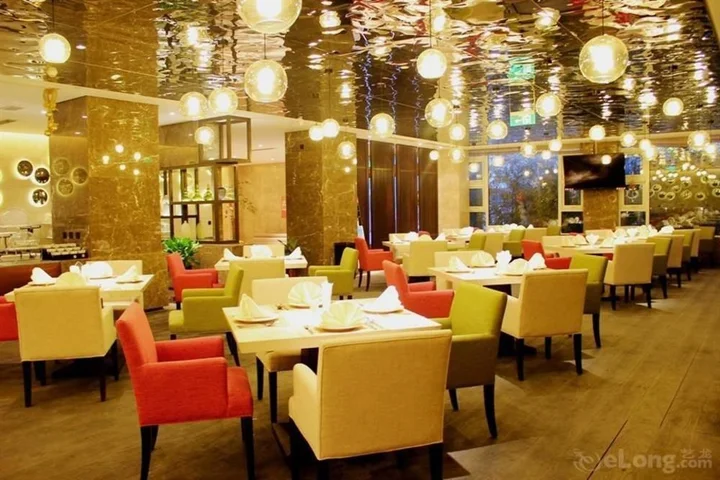 Чжэнчжоу: Maritime Hotel (Zhengzhou Century Amusement Park Zhongyuan Tower)