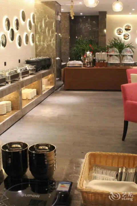 Чжэнчжоу: Maritime Hotel (Zhengzhou Century Amusement Park Zhongyuan Tower)