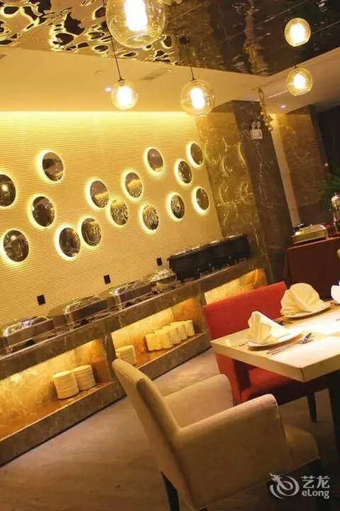 Чжэнчжоу: Maritime Hotel (Zhengzhou Century Amusement Park Zhongyuan Tower)