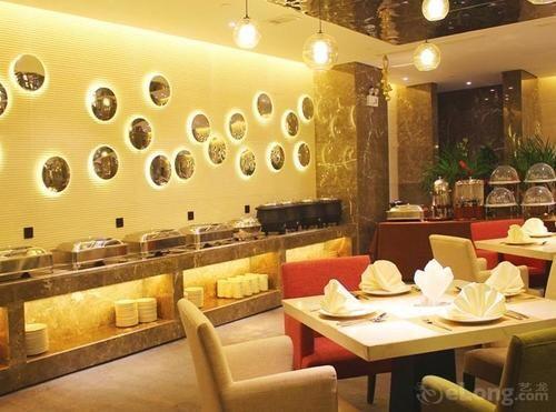Чжэнчжоу: Maritime Hotel (Zhengzhou Century Amusement Park Zhongyuan Tower)