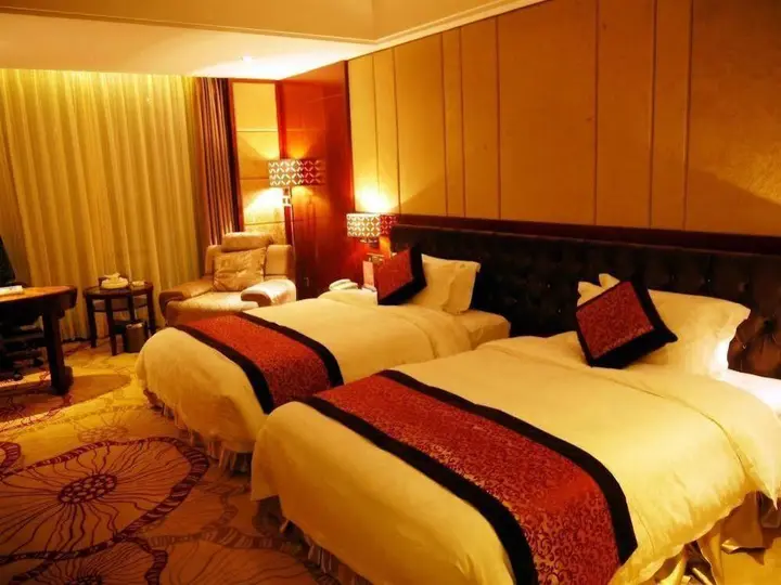 Цзеян: Golden International Holiday Hotel