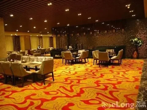 Цзеян: Golden International Holiday Hotel