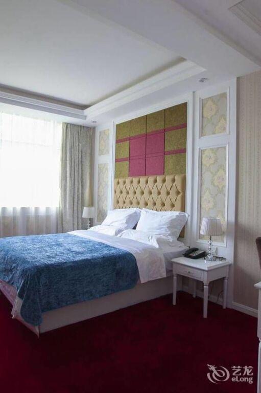 Ухань: Roman Holiday Hotel (Wuhan Xibei Lake)