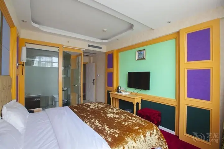 Ухань: Roman Holiday Hotel (Wuhan Xibei Lake)