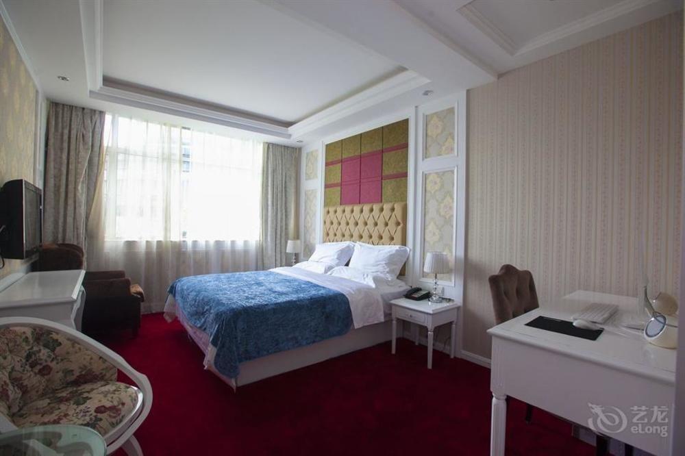 Ухань: Roman Holiday Hotel (Wuhan Xibei Lake)