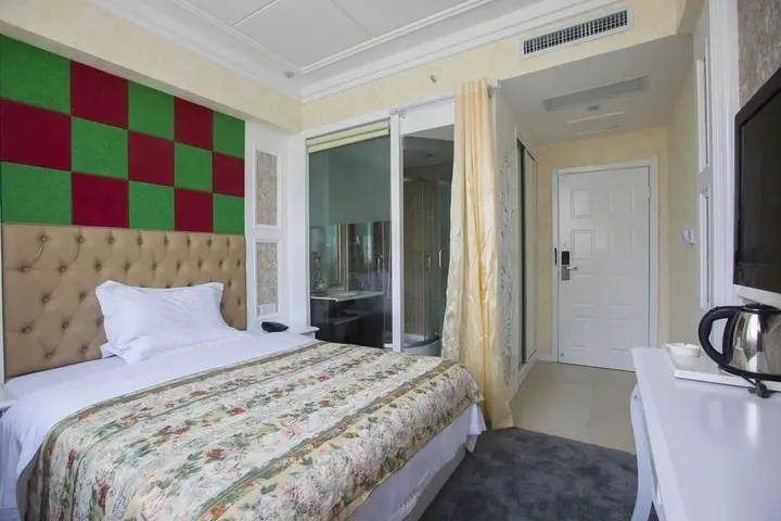 Ухань: Roman Holiday Hotel (Wuhan Xibei Lake)