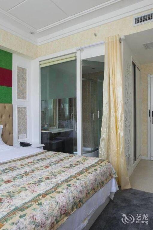 Ухань: Roman Holiday Hotel (Wuhan Xibei Lake)