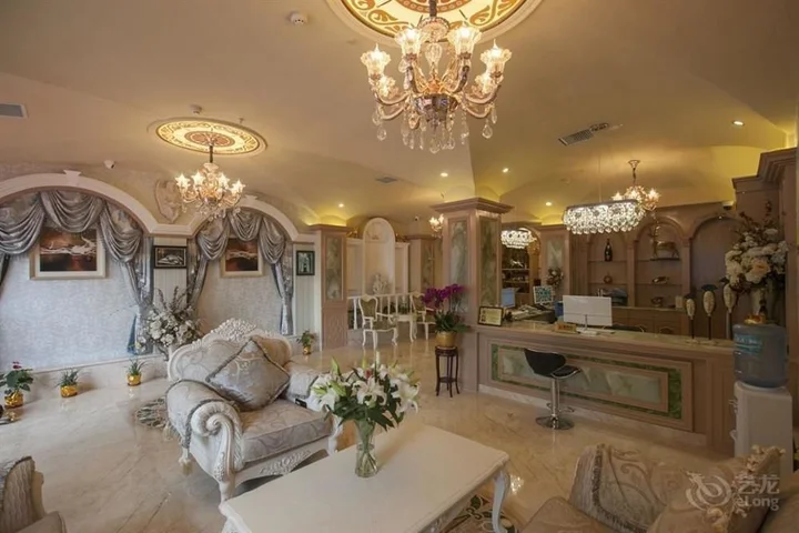 Ухань: Roman Holiday Hotel (Wuhan Xibei Lake)