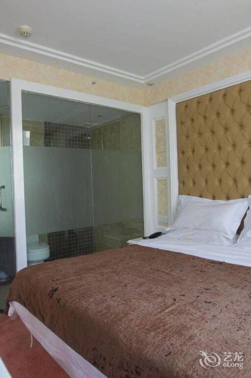 Ухань: Roman Holiday Hotel (Wuhan Xibei Lake)
