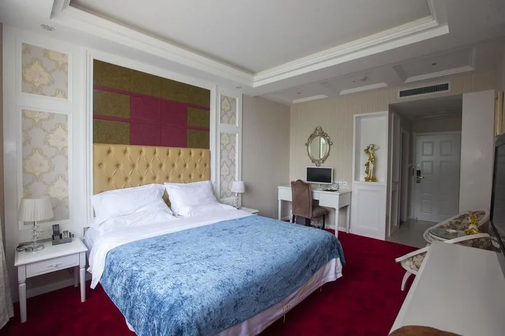 Ухань: Roman Holiday Hotel (Wuhan Xibei Lake)