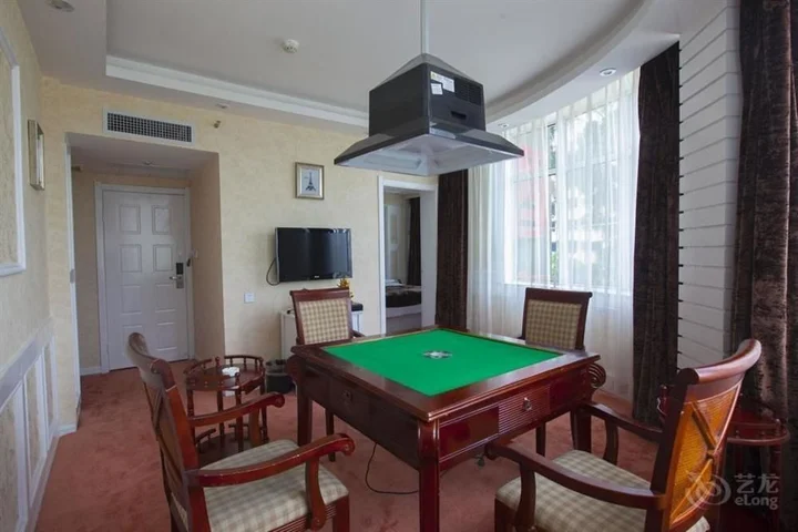 Ухань: Roman Holiday Hotel (Wuhan Xibei Lake)