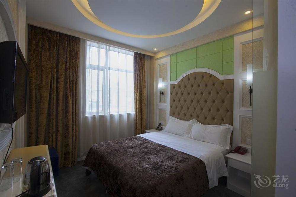 Ухань: Roman Holiday Hotel (Wuhan Xibei Lake)