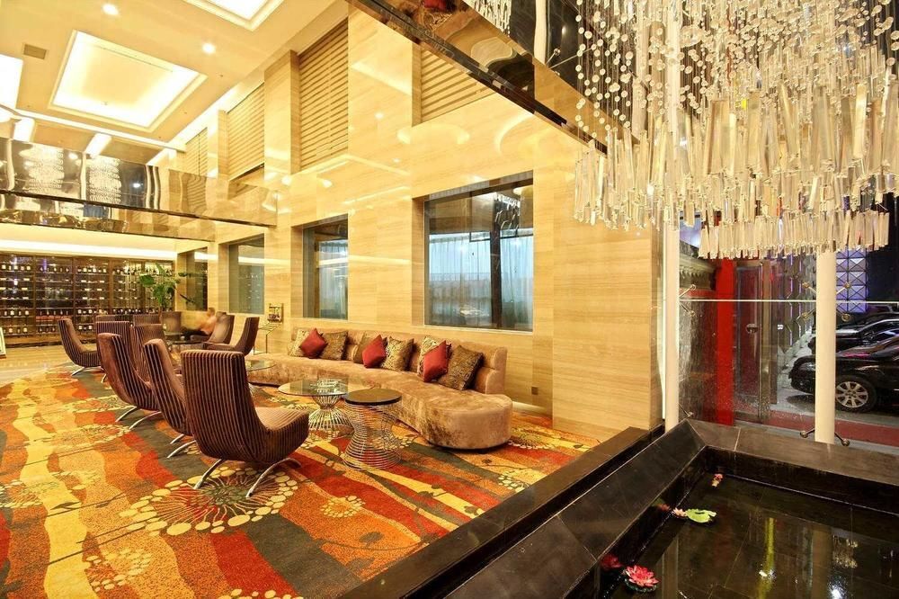 Пуян: Puyang Yuehua International Hotel