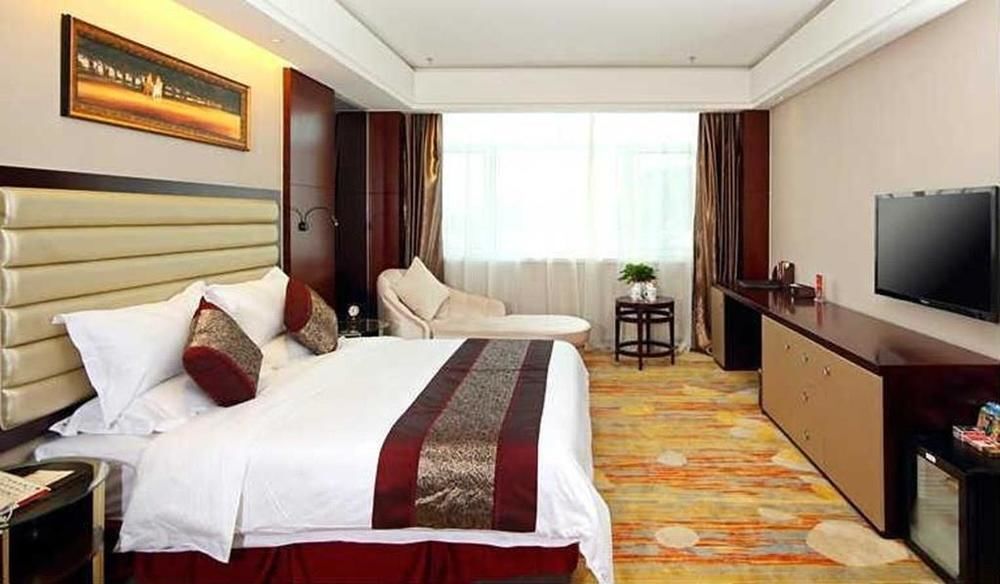 Пуян: Puyang Yuehua International Hotel