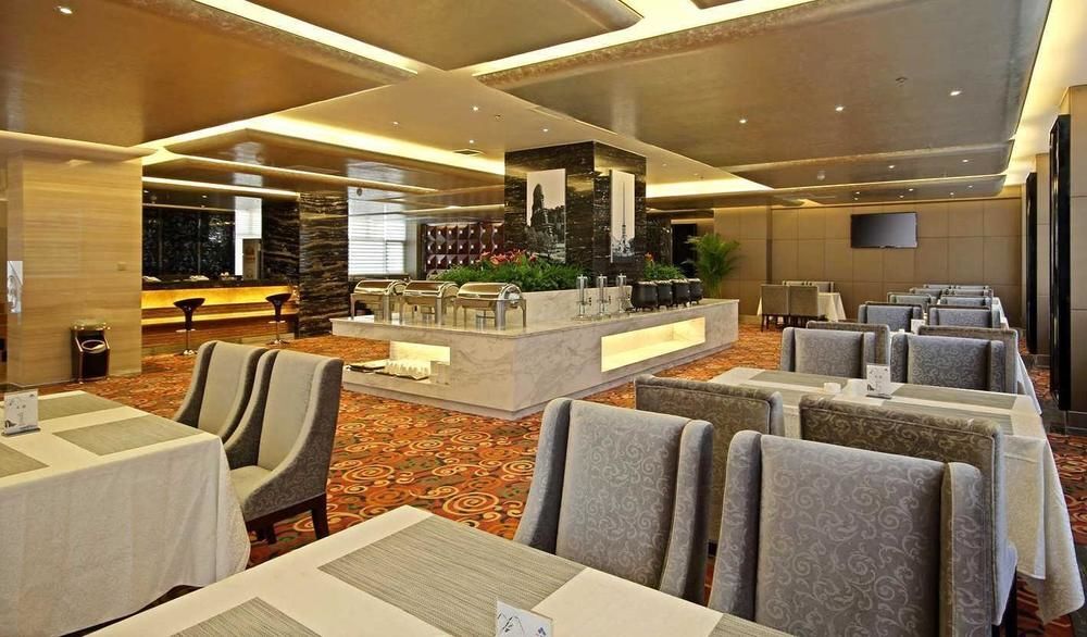 Пуян: Puyang Yuehua International Hotel
