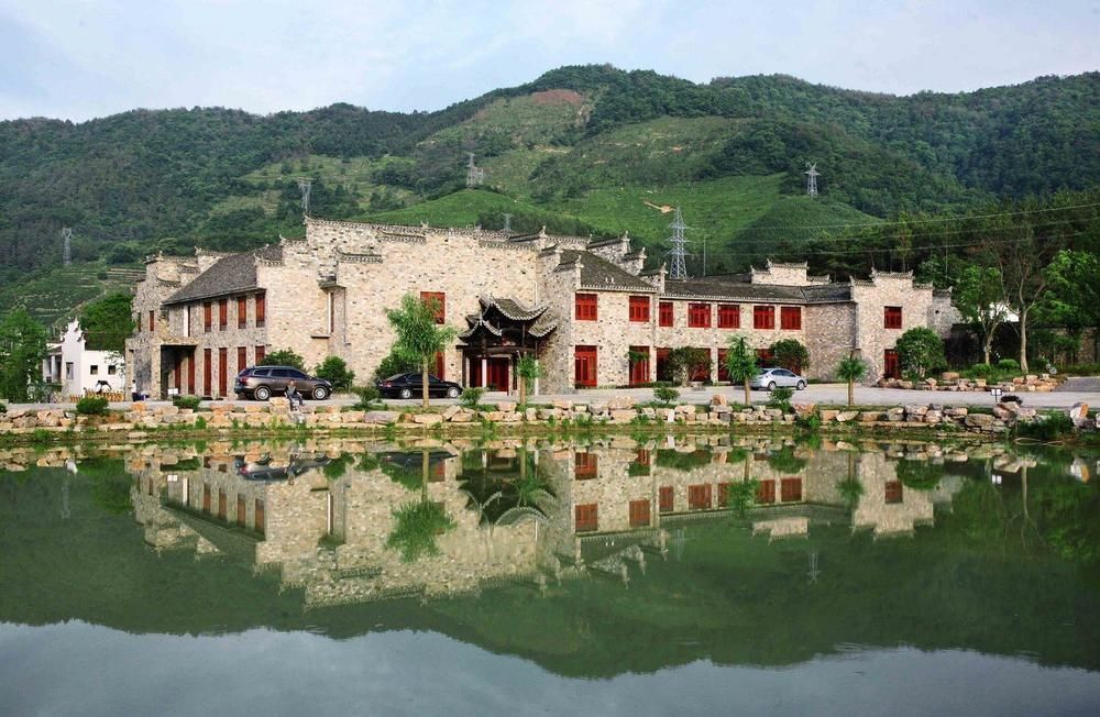 Хуаншань: By The Peach Blossom Pool Holiday Hotel