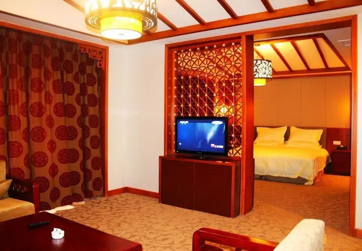 Хуаншань: By The Peach Blossom Pool Holiday Hotel