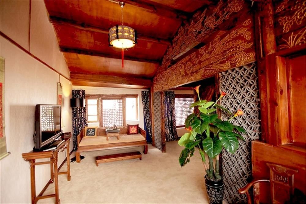 Лицзян: Lijiang Chihe Jingpin Inn