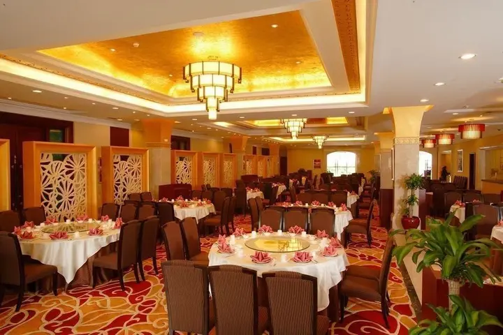 Джиангме: Guangdong Yinye Yanshan Hotel