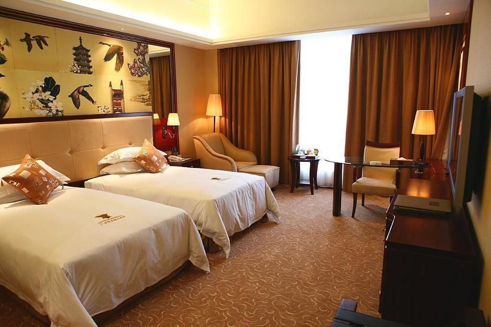Джиангме: Guangdong Yinye Yanshan Hotel