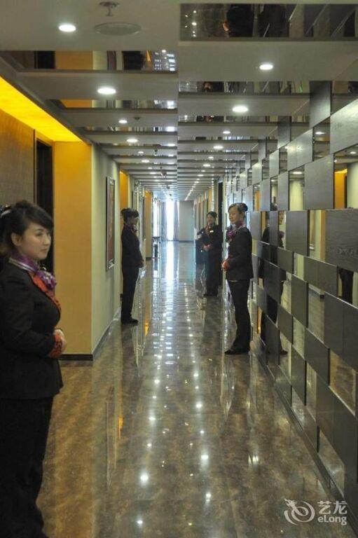 Иньчуань: Juli Liupanhong Hotel
