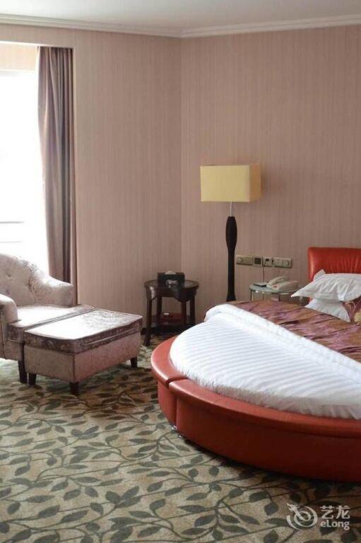 Иньчуань: Juli Liupanhong Hotel