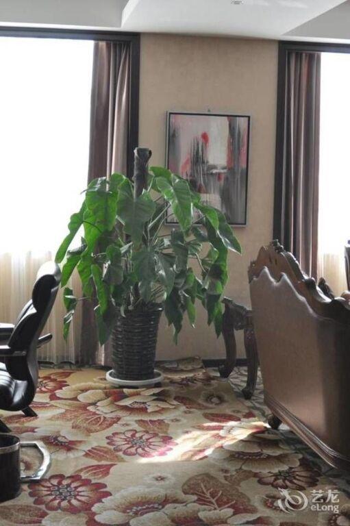 Иньчуань: Juli Liupanhong Hotel