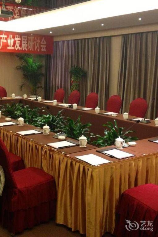 Иньчуань: Juli Liupanhong Hotel
