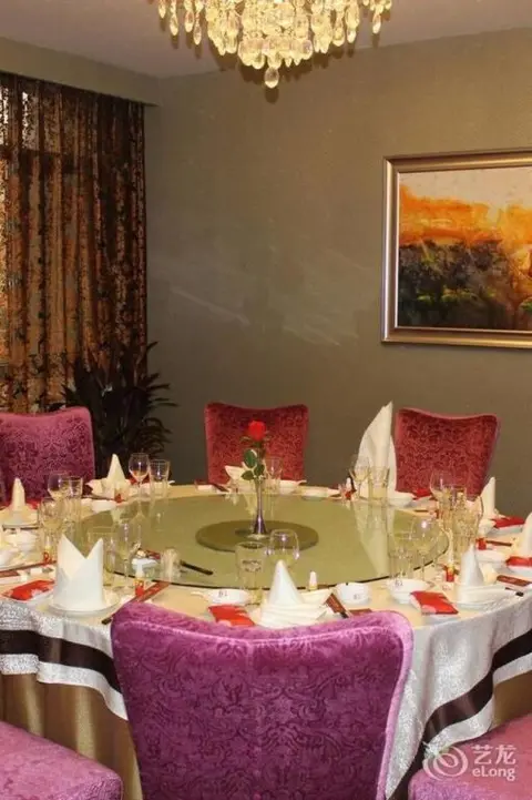 Иньчуань: Juli Liupanhong Hotel
