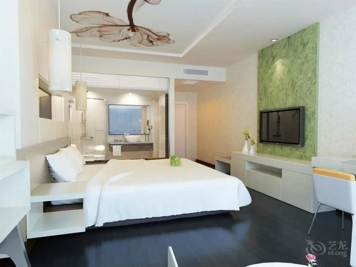Наньтун: Junyi Hotel