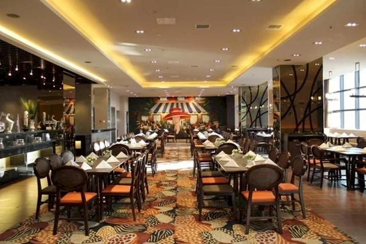 Циньхуандао: Qinhuangdao Peninsula Seasons Hotel And Apartment