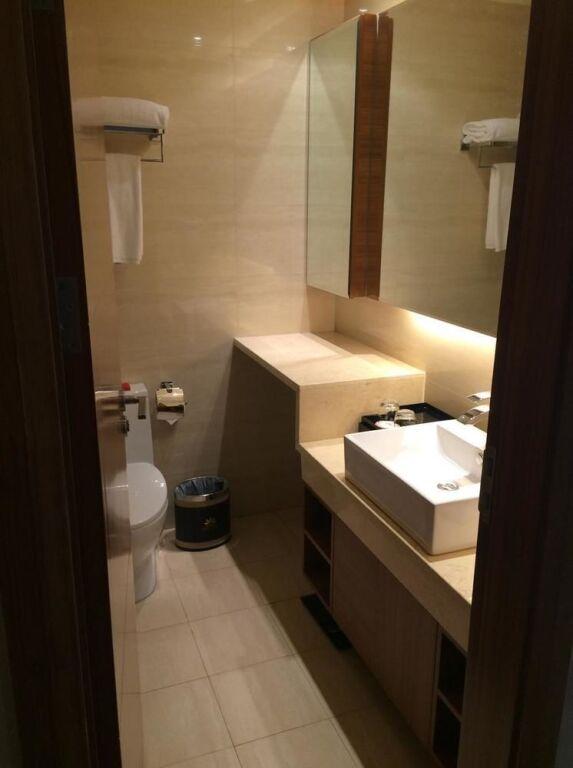 Циньхуандао: Qinhuangdao Peninsula Seasons Hotel And Apartment