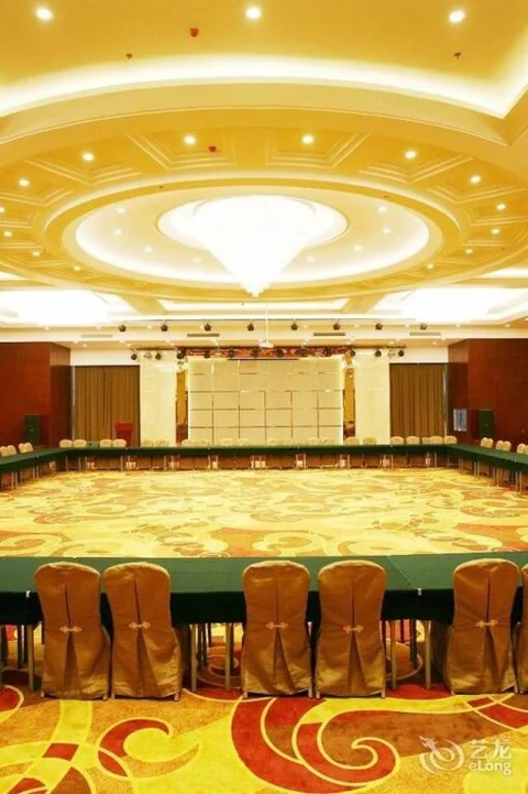 Тайан: Rongfeng International Hotel