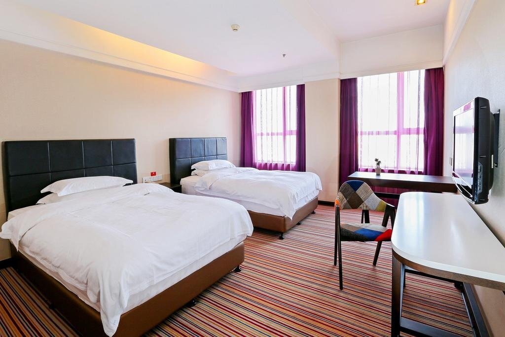 Даньдун: Dandong Life's Business Hotel