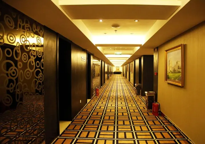 Пекин: Hong Wei Yi Jia Beijing Wangfujing